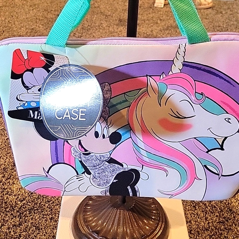 🦩 3 for $25 NWT padded Minnie Mouse utility case